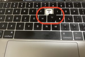 MacBook Proのキーボード「U」が外れる件